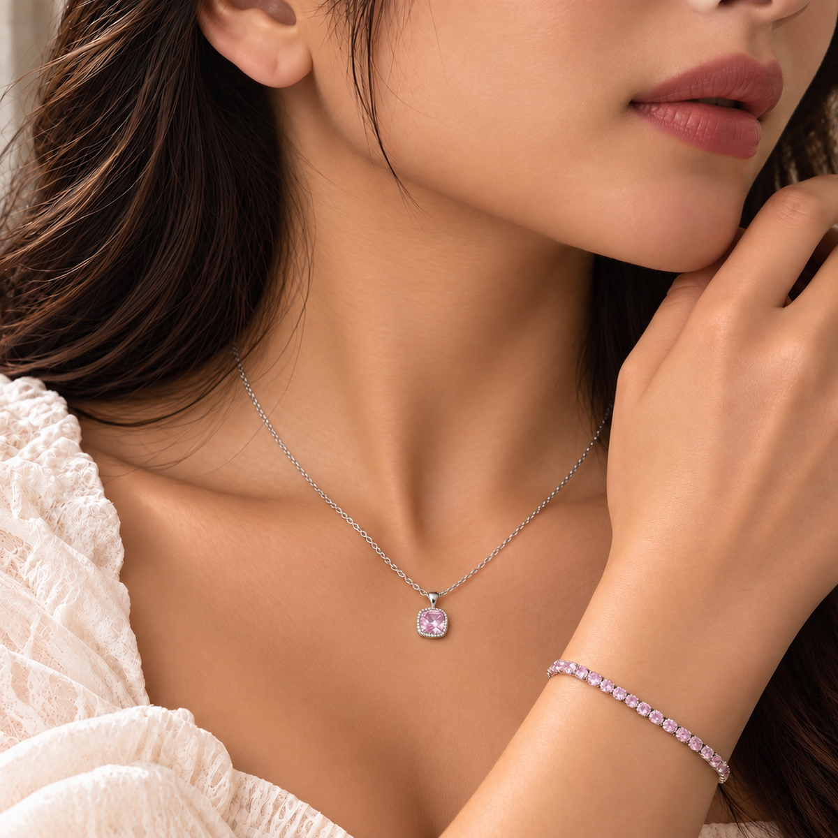Necklaces & Pendants