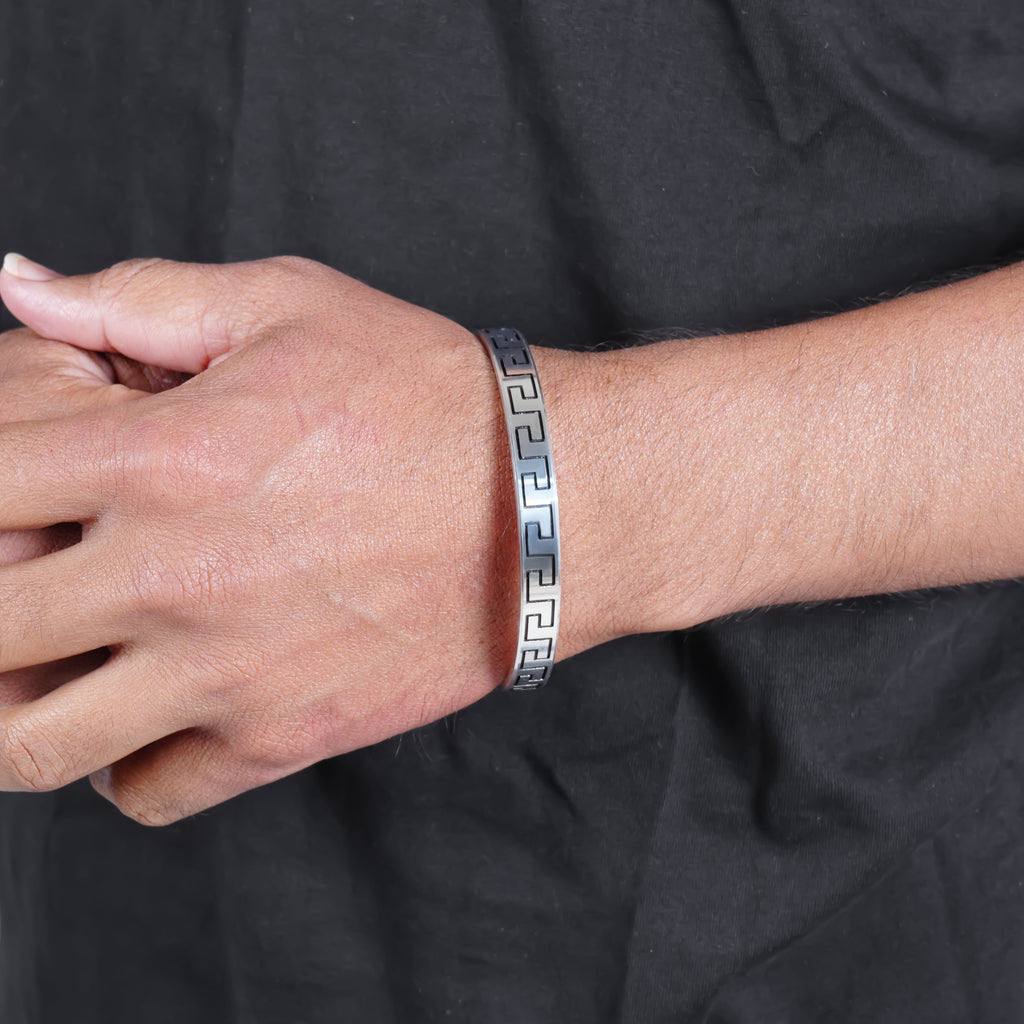 Elegant 925 Silver Kada for Boys – Fashionable & Strong