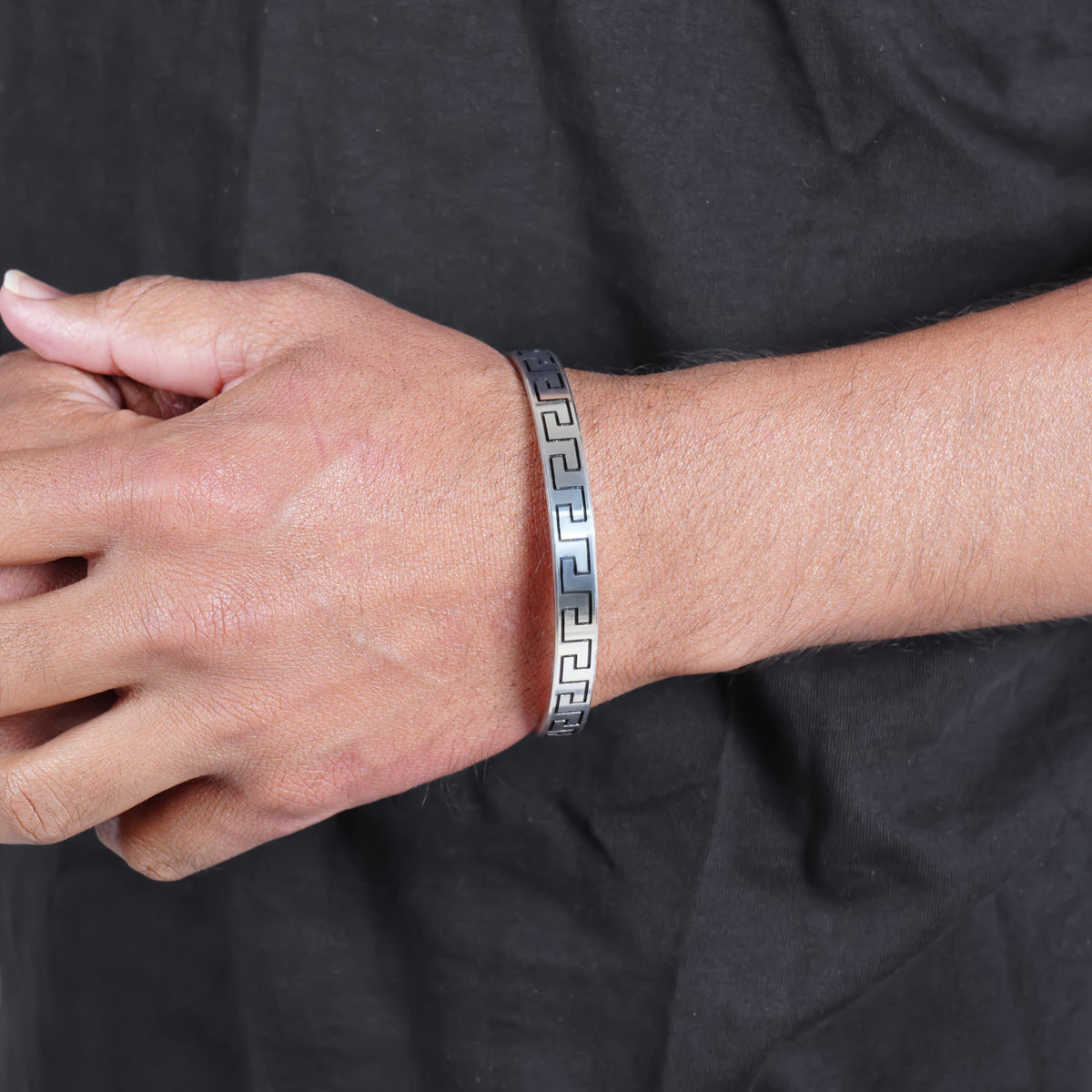 Elegant 925 Silver Kada for Boys – Fashionable & Strong