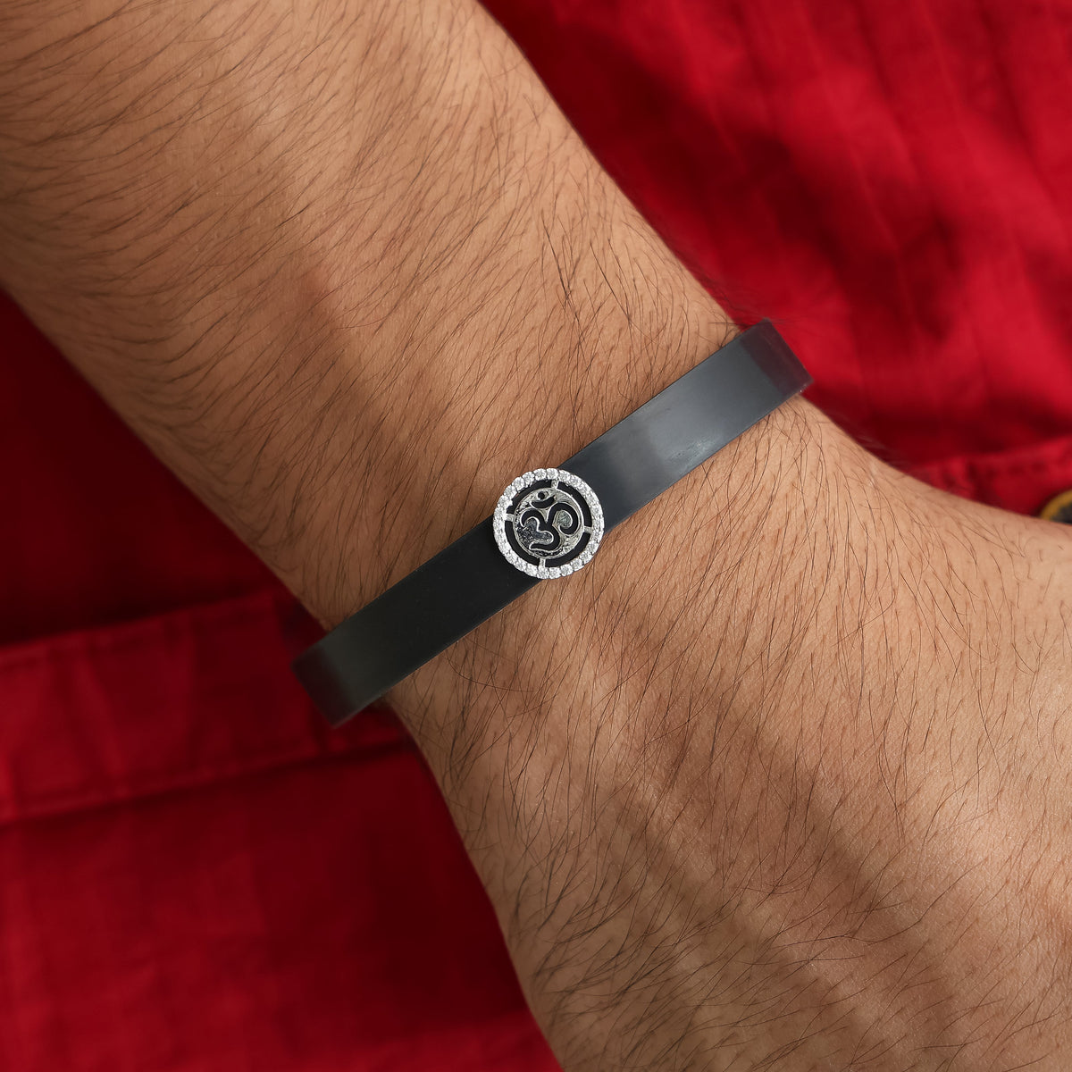 Classic Silver OM Wristband for man