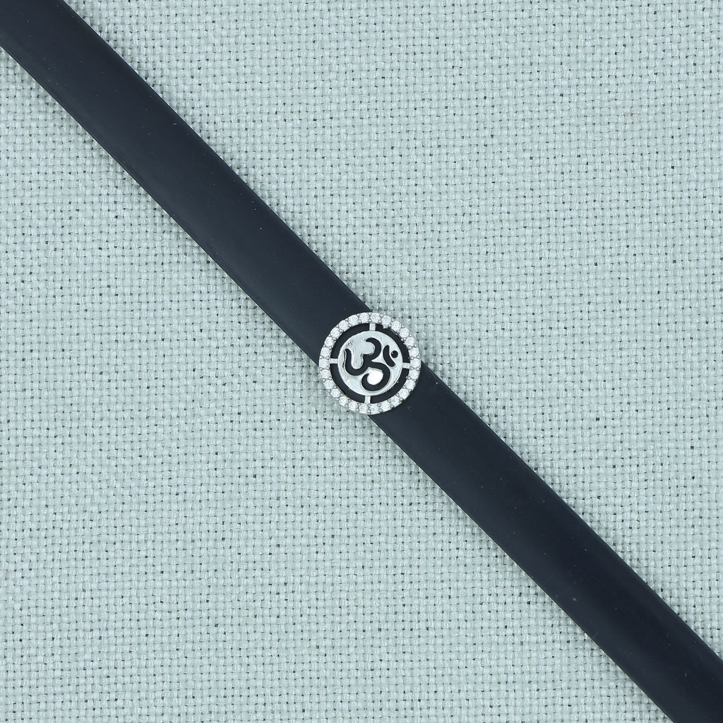 Classic Silver OM Wristband for man