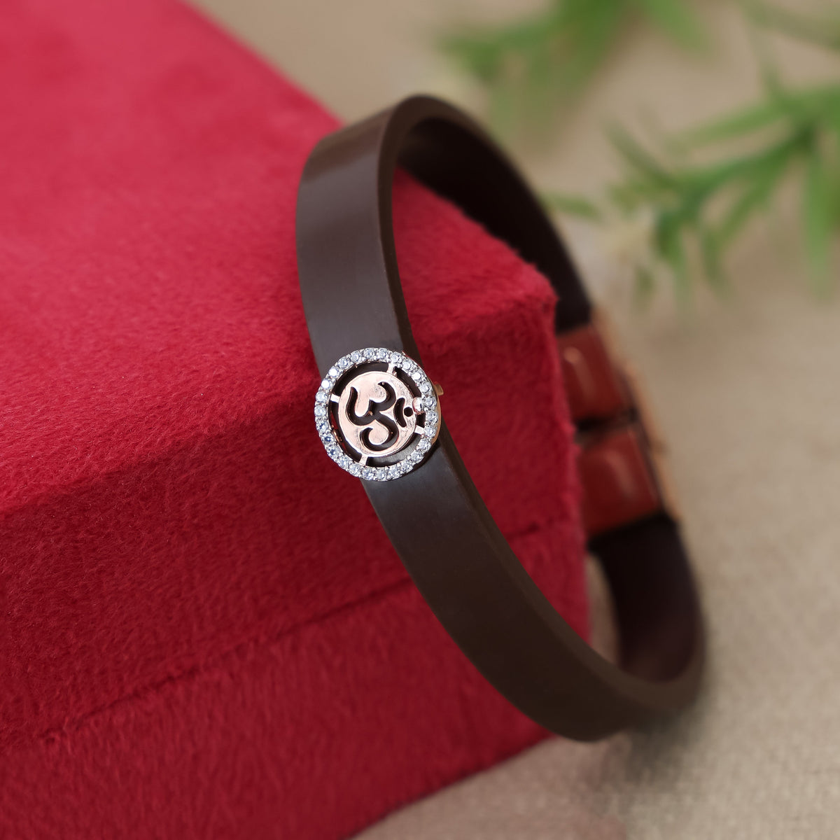Classic Silver OM Wristband for man